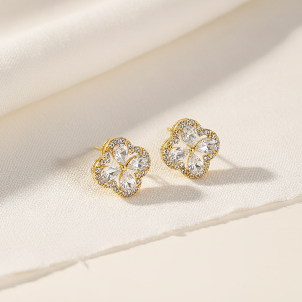 Clear Clover Earrings – Aesthetic