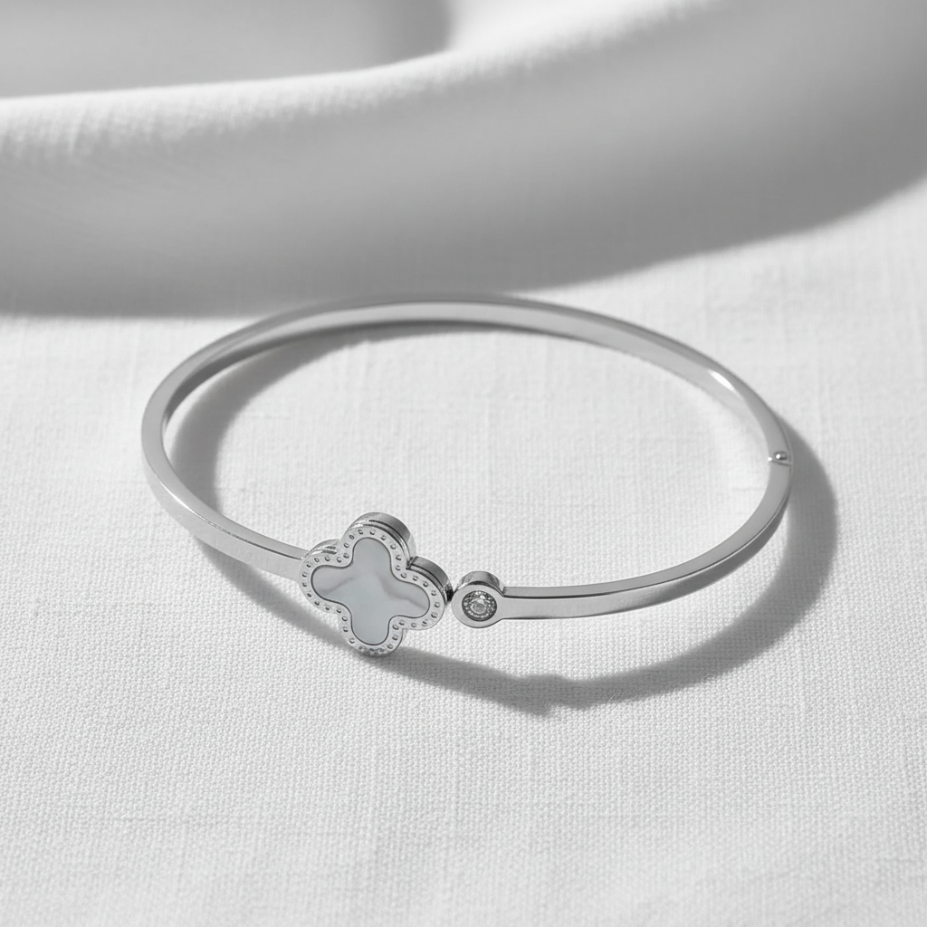 Silver Clover Bangle – Aesthetic